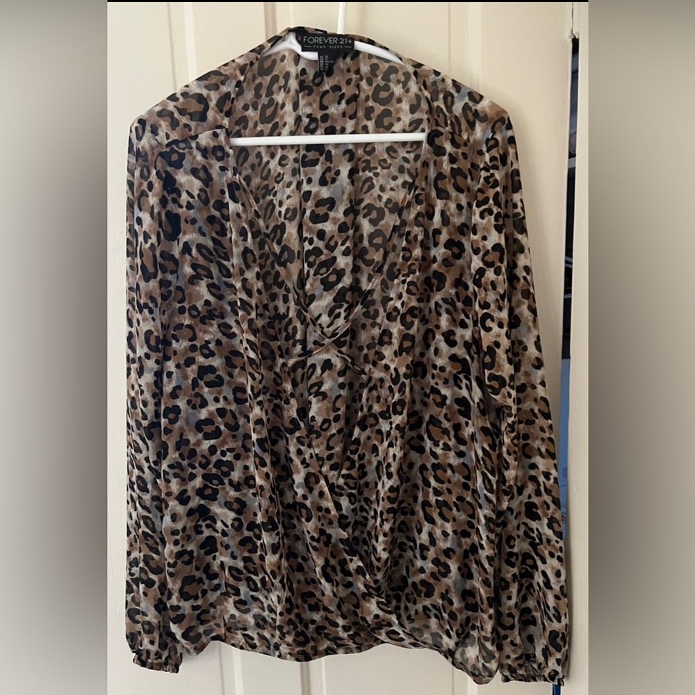 Forever 21 Women's Brown Leopard Print Blouse 2X